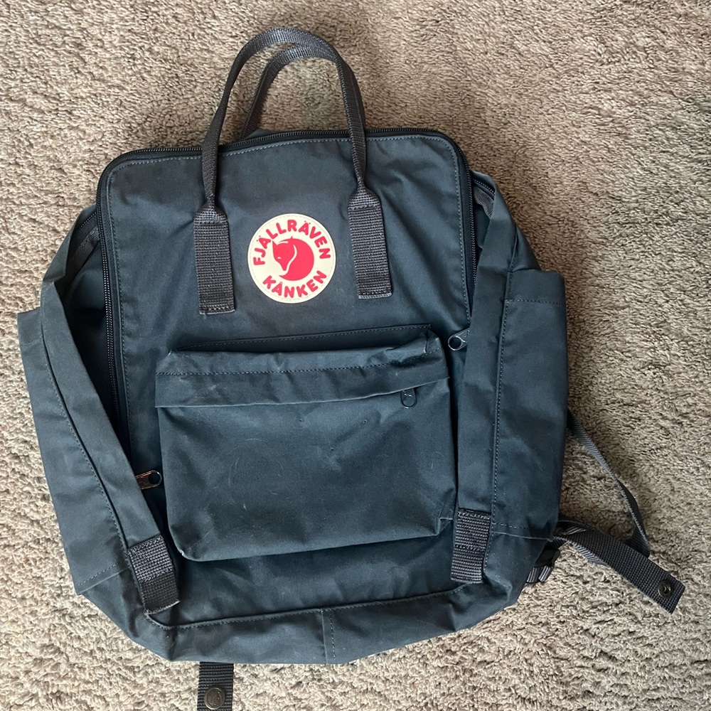 Kanken Backpack in Super Grey color